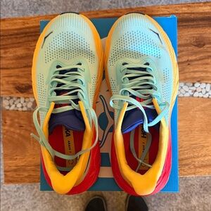 Hoka Arahi 7 size 7.5 wide Red Yellow Blue Running Shoes